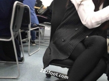 ��˾��Ů���۵ĸ߸�Ь����������ζ��